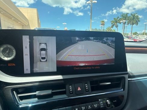 Used 2025 Lexus ES 350 w/ Technology Package FWD image 31