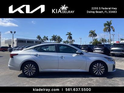 Used 2023 Nissan Altima 2.5 SV