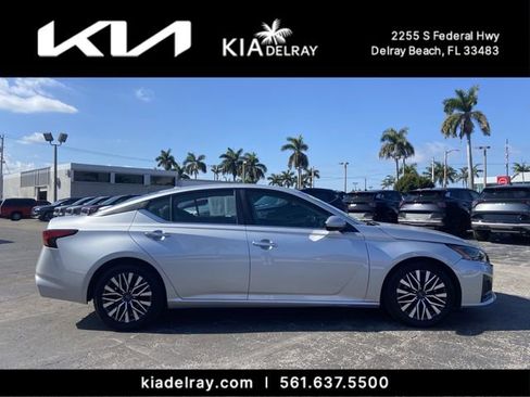 Used 2023 Nissan Altima 2.5 SV FWD image 2