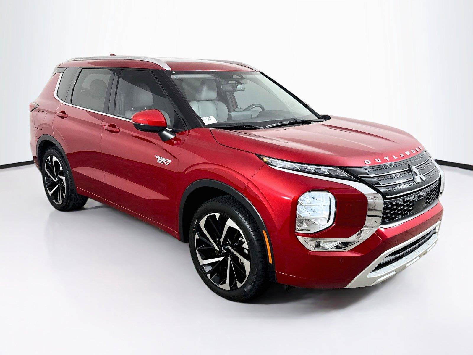 Used 2024 Mitsubishi Outlander 4WD Plug-In Hybrid image 7