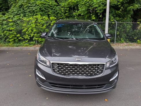 Used 2020 Kia Sedona EX FWD image 2