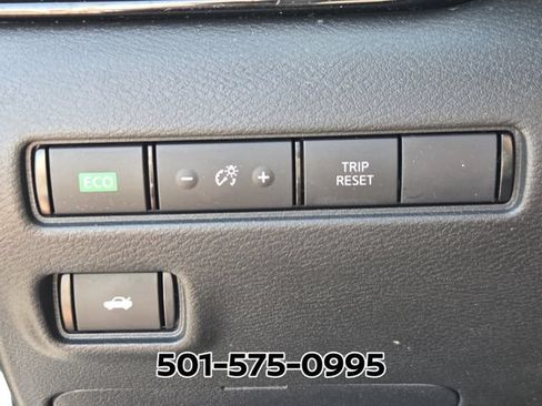 Used 2024 Nissan Sentra SV FWD image 29