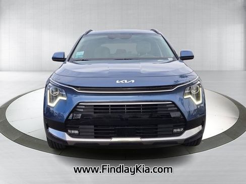 Certified 2025 Kia Niro EX Touring image 2