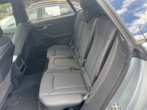 Used 2025 Audi Q8 Premium Plus w/ Premium Plus Package image 7