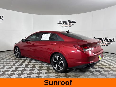 Used 2023 Hyundai Elantra Limited w/ Cargo Package FWD image 9