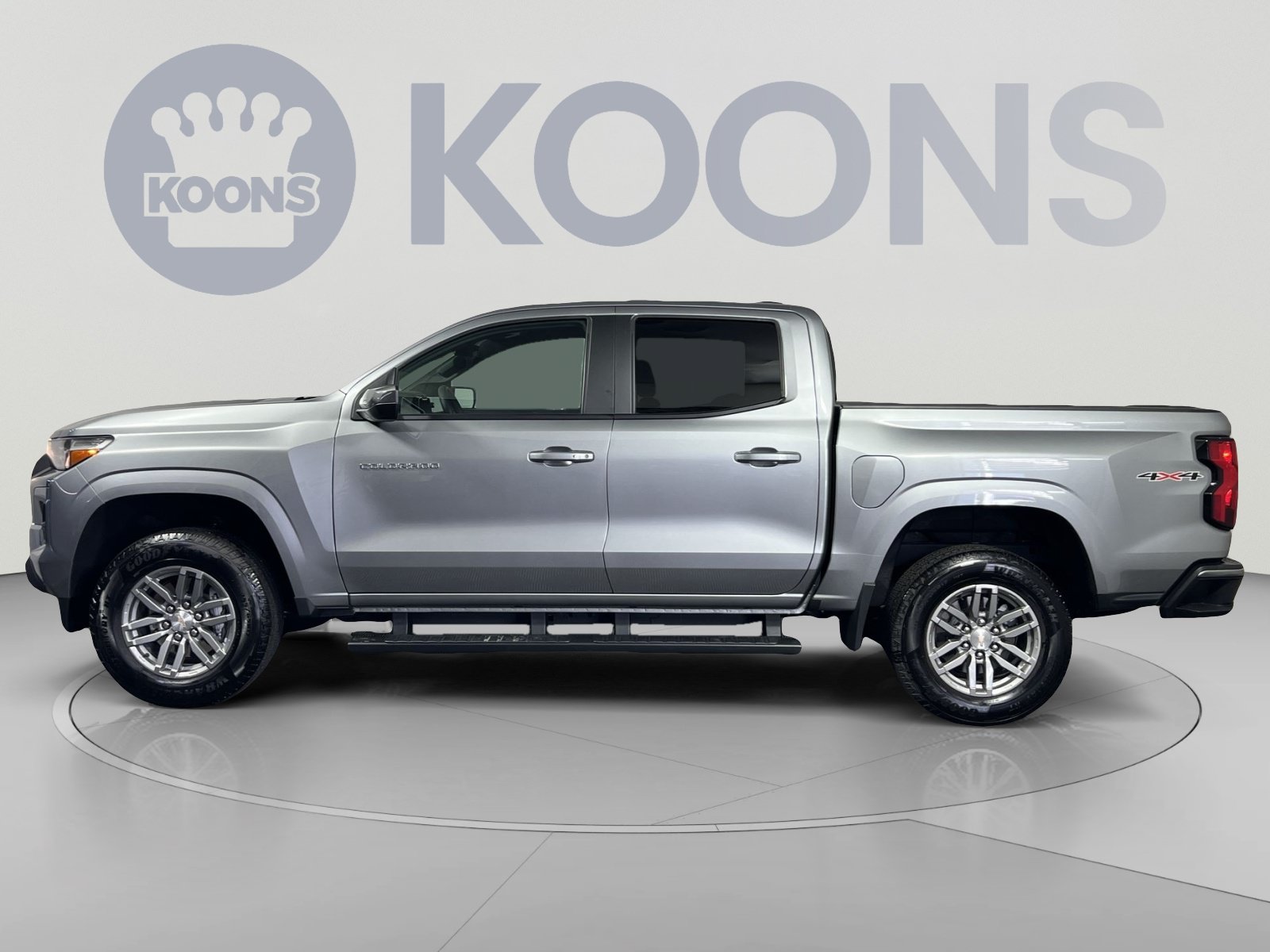 Used 2024 Chevrolet Colorado LT w/ LT Convenience Package AWD/4WD image 2