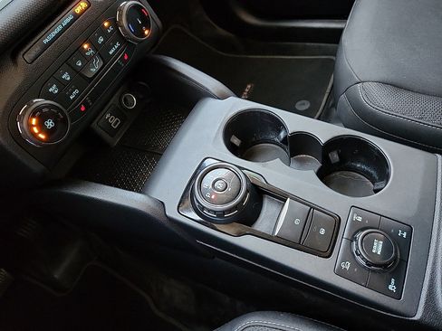 Used 2023 Ford Bronco Sport Badlands image 12