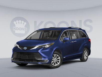 New 2025 Toyota Sienna XLE