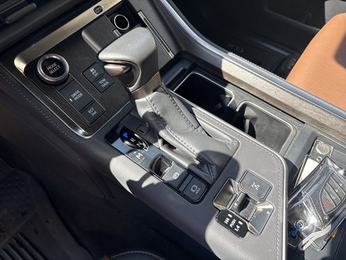 Certified 2025 Lexus GX 550 w/ Cold Area Package AWD/4WD image 26