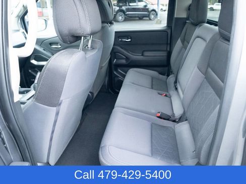Used 2025 Nissan Frontier SV w/ SV Convenience Package image 27