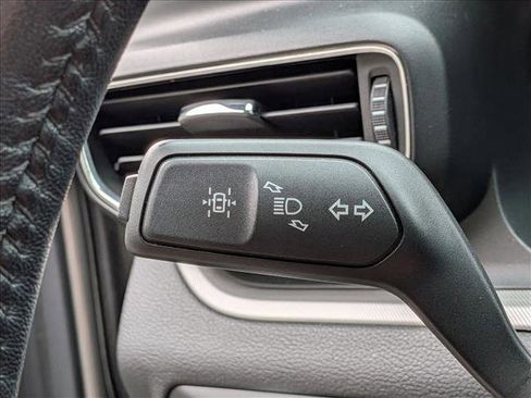 Used 2020 Ford Explorer XLT w/ Equipment Group 202A image 12