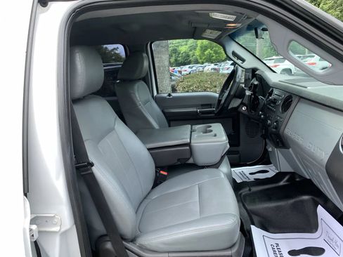 Used 2016 Ford F250 XL w/ Power Equipment Group AWD/4WD image 24