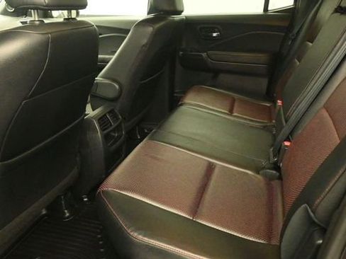 Used 2018 Honda Ridgeline Black Edition image 11