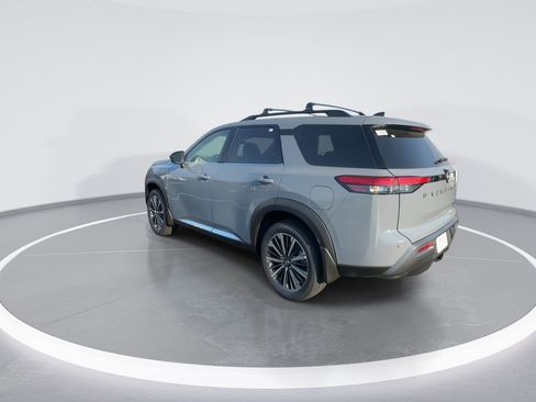 New 2026 Nissan Pathfinder Platinum image 6