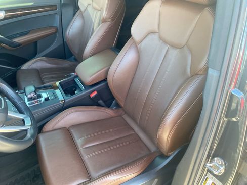 Used 2019 Audi Q5 2.0T Premium Plus w/ Premium Plus Package AWD/4WD image 11
