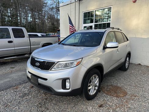 Used 2015 Kia Sorento LX image 23