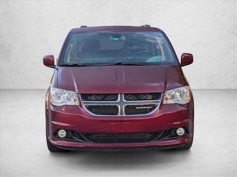 Used 2020 Dodge Grand Caravan SXT image 2