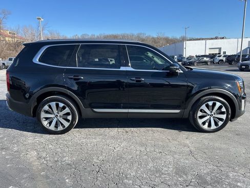 Used 2022 Kia Telluride S image 4