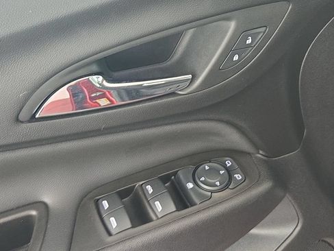 Used 2024 Chevrolet Equinox LT FWD image 28