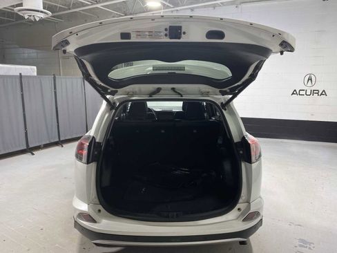 Used 2016 Toyota RAV4 Limited image 19