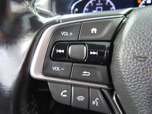 Used 2018 Honda Accord Touring image 25