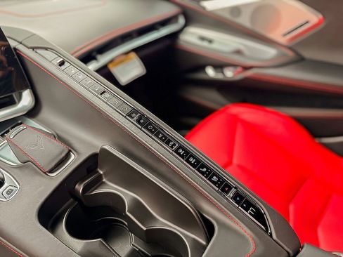 Used 2023 Chevrolet Corvette Stingray Premium Conv w/ Z51 Performance Package image 27