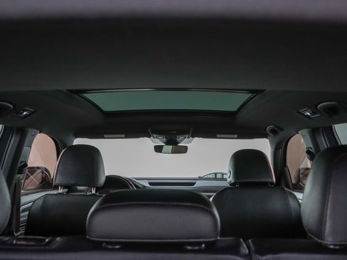 Used 2020 Volkswagen Atlas Cross Sport SEL Premium R-Line image 31