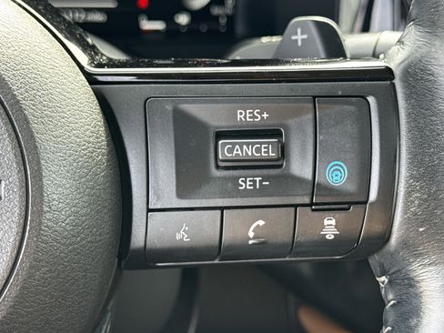 Used 2023 Nissan Pathfinder Platinum image 23