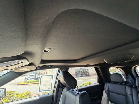 Used 2024 Dodge Durango GT RWD image 17