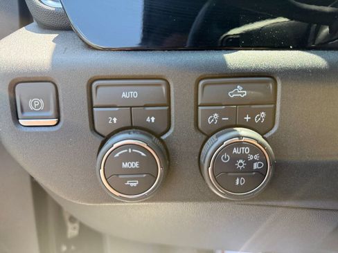 Used 2022 Chevrolet Silverado 1500 RST w/ Max Trailering Package AWD/4WD image 37