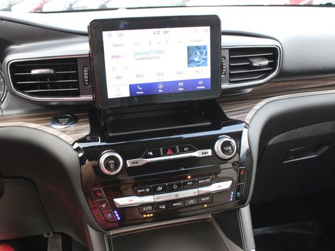 Used 2022 Ford Explorer Limited RWD image 15