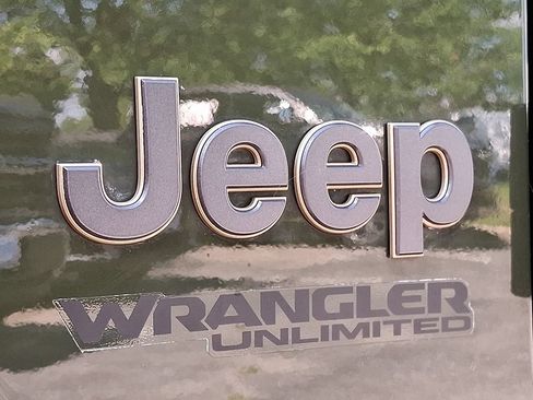 Used 2021 Jeep Wrangler Unlimited Rubicon w/ Trailer Tow Package AWD/4WD image 32