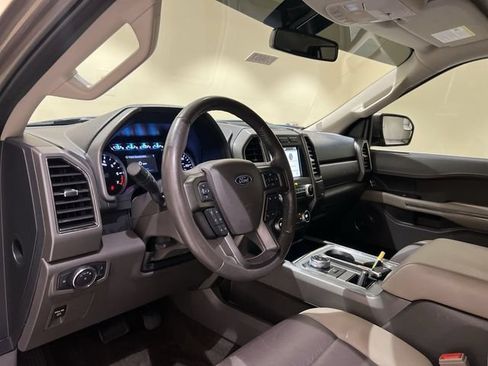 Used 2019 Ford Expedition XLT RWD image 9
