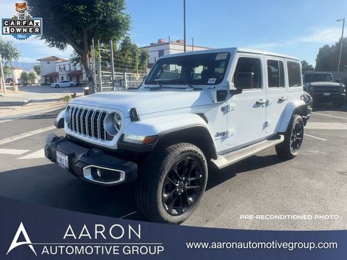 Used 2025 Jeep Wrangler Unlimited Sahara AWD/4WD image 1
