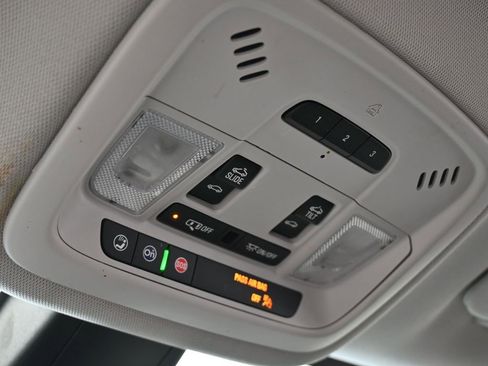 Used 2021 Chevrolet Traverse Premier w/ Redline Edition image 23