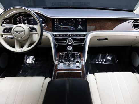 Used 2021 Bentley Flying Spur W12 image 66