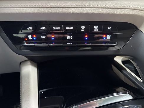 Used 2023 Buick Envision Avenir image 21