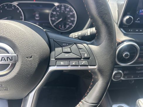 Used 2022 Nissan Sentra SR w/ SR Premium Package FWD image 12