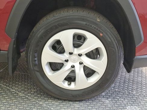 Certified 2024 Toyota RAV4 LE AWD/4WD image 26