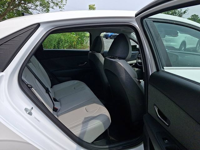 Certified 2023 Hyundai Elantra Limited w/ Cargo Package FWD image 44