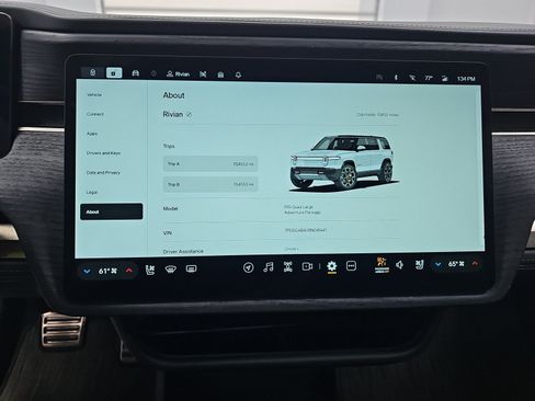 Used 2024 Rivian R1S Adventure AWD/4WD image 29