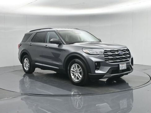 Used 2025 Ford Explorer Active w/ Active Comfort Package RWD image 60