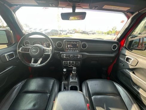 Used 2018 Jeep Wrangler Unlimited Sahara AWD/4WD image 17