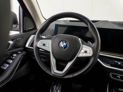 Used 2024 BMW X7 xDrive40i image 10