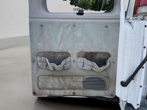 Used 1997 Chevrolet Express 1500 image 39