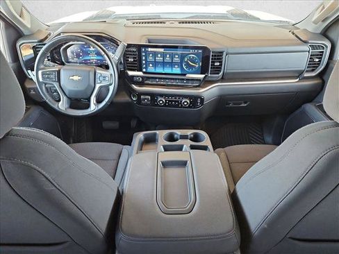 Used 2025 Chevrolet Silverado 2500 LT w/ Convenience Package AWD/4WD image 17