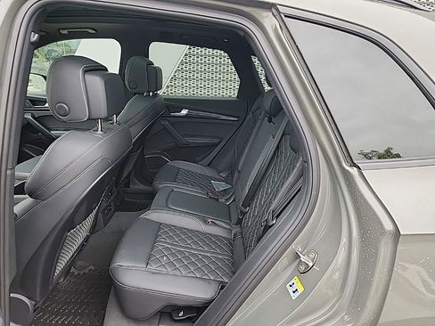 Used 2023 Audi SQ5 Prestige AWD/4WD image 5