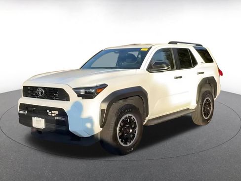 Used 2025 Toyota 4Runner SR5 image 7