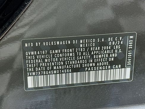 Used 2025 Volkswagen Jetta SE image 12