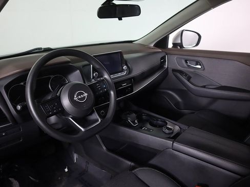 Used 2022 Nissan Rogue SV image 24